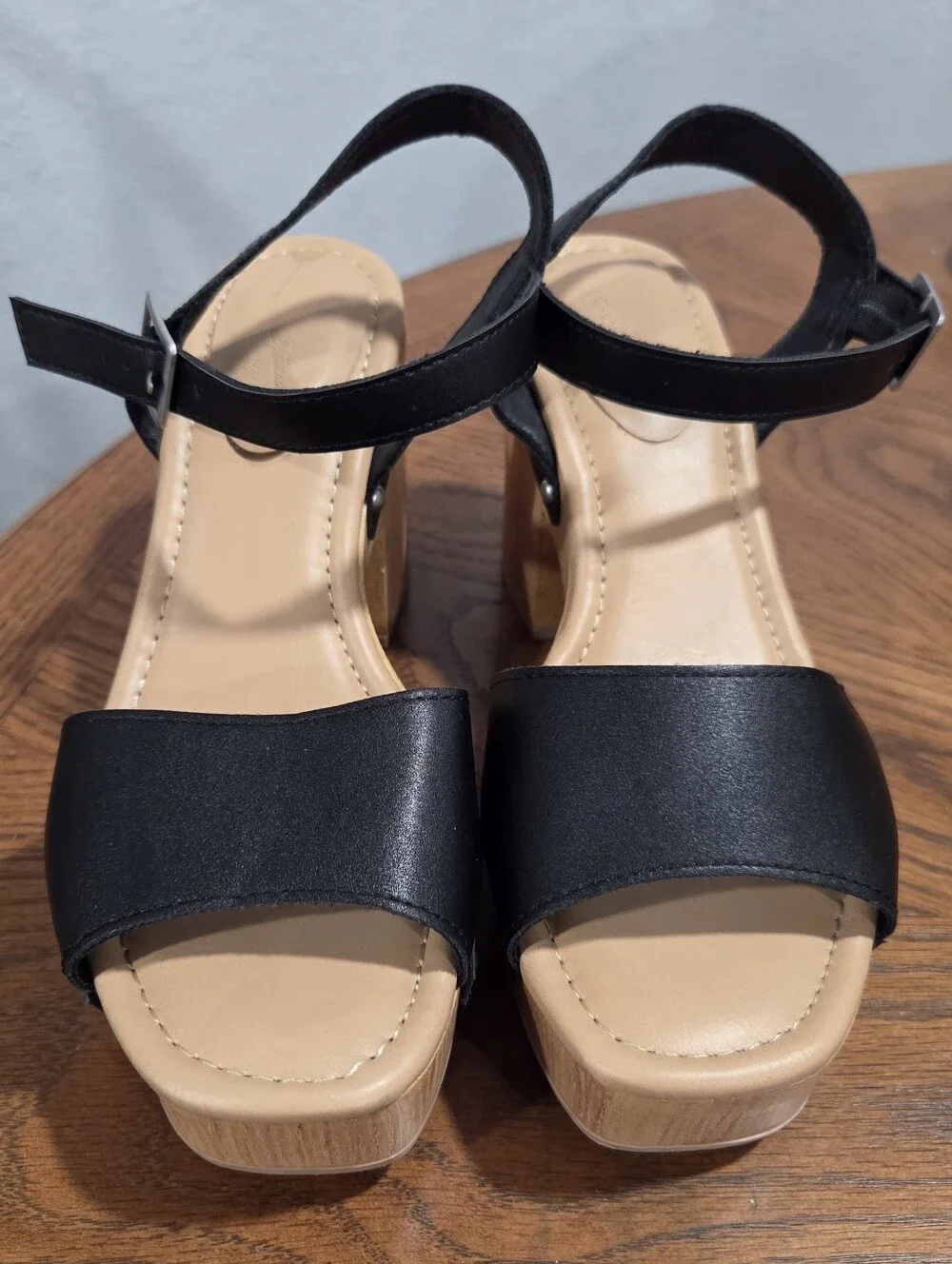 Women’s Universal Thread Clog Sandals 7.5 Women